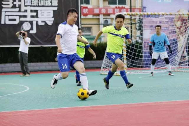 胡明轩20+8广东胜宁波 孙铭徽32分广厦负四川